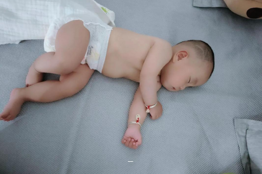 湘潭宝宝先长上牙还是下牙