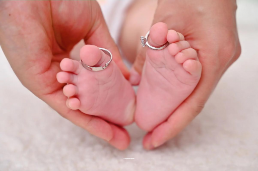 湘潭怀孕肚子一边高一边低